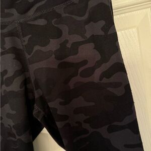 Danskin Black Camo Leggings size small